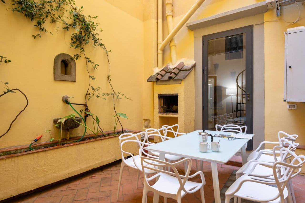 Palazzo Pitti Apartment With Terrace ฟลอเรนซ์ ภายนอก รูปภาพ
